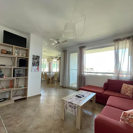 Caprice In Lozenec * Naousa