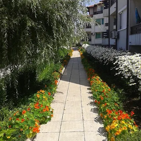 Caprice In Lozenec Naousa