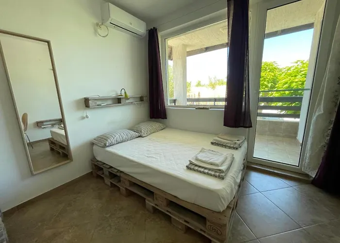 Апартаменты Caprice In Lozenec Китен