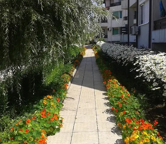 Caprice In Lozenec Китен